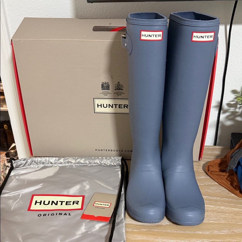 Hunter Classic Navy Rain Boots